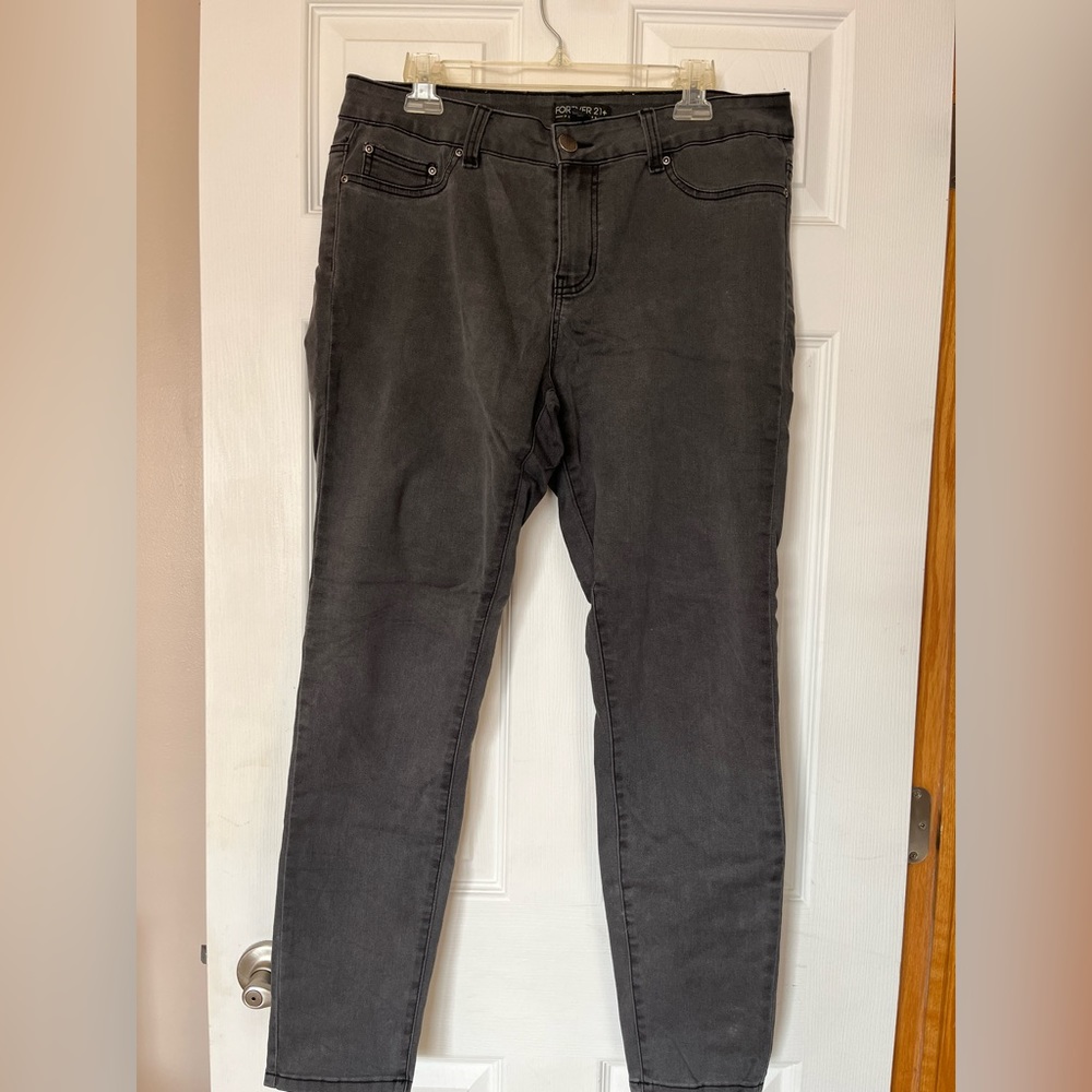 Size 14 plus sized Forever21 brand grey washed denim jeans 99% cotton 1% SPANDEX